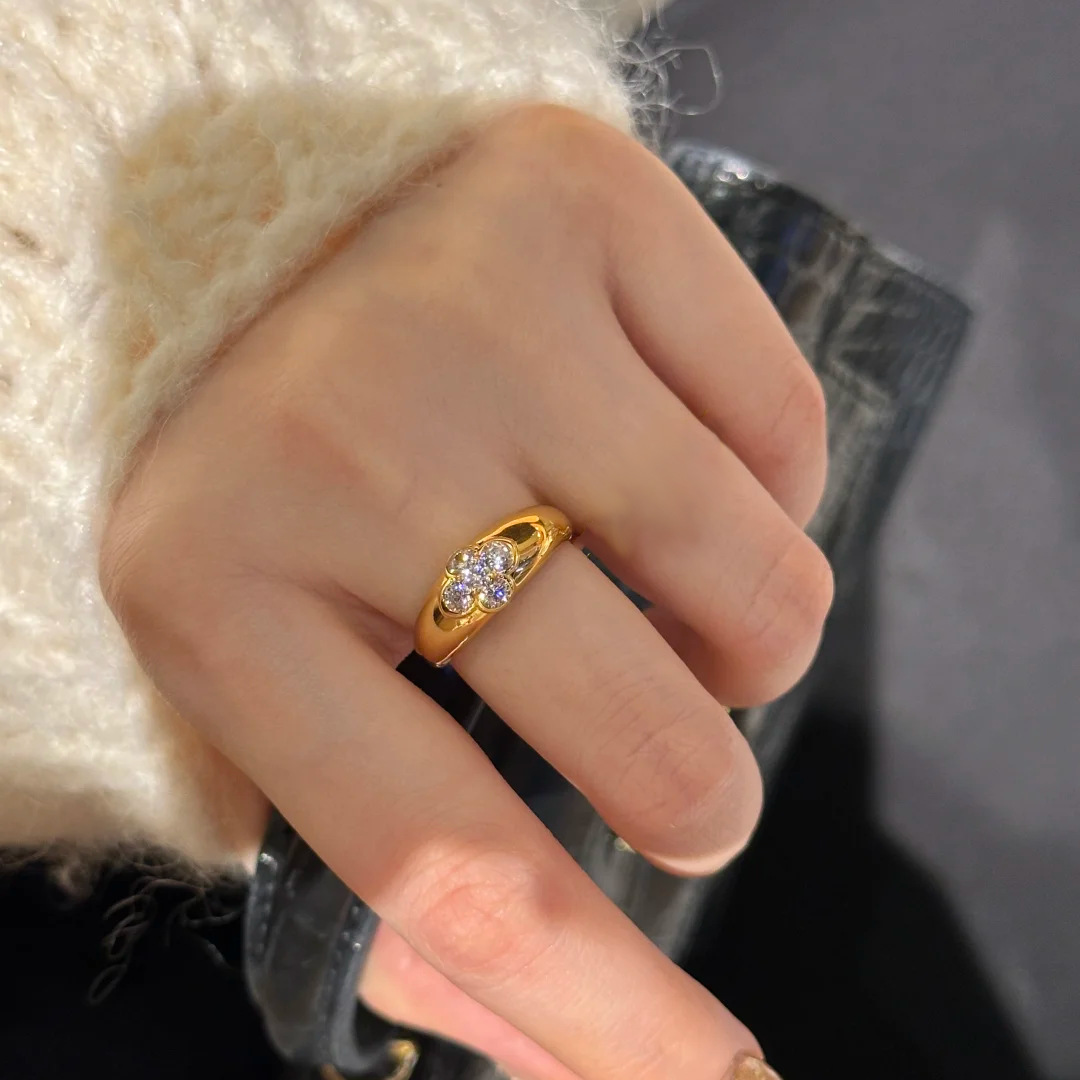 O1CN01B0v3RI1KXjyi7Ljrm_!!2829231174-0-cib Snowflake Sparkling Ring - Image 1