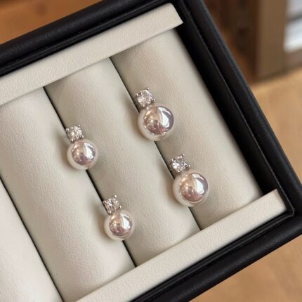 Aurora Mirror-Finish Premium Synthetic Pearls