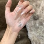 Aura Curve Necklace - Image 3