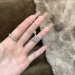 Aura Curve Necklace - Image 4