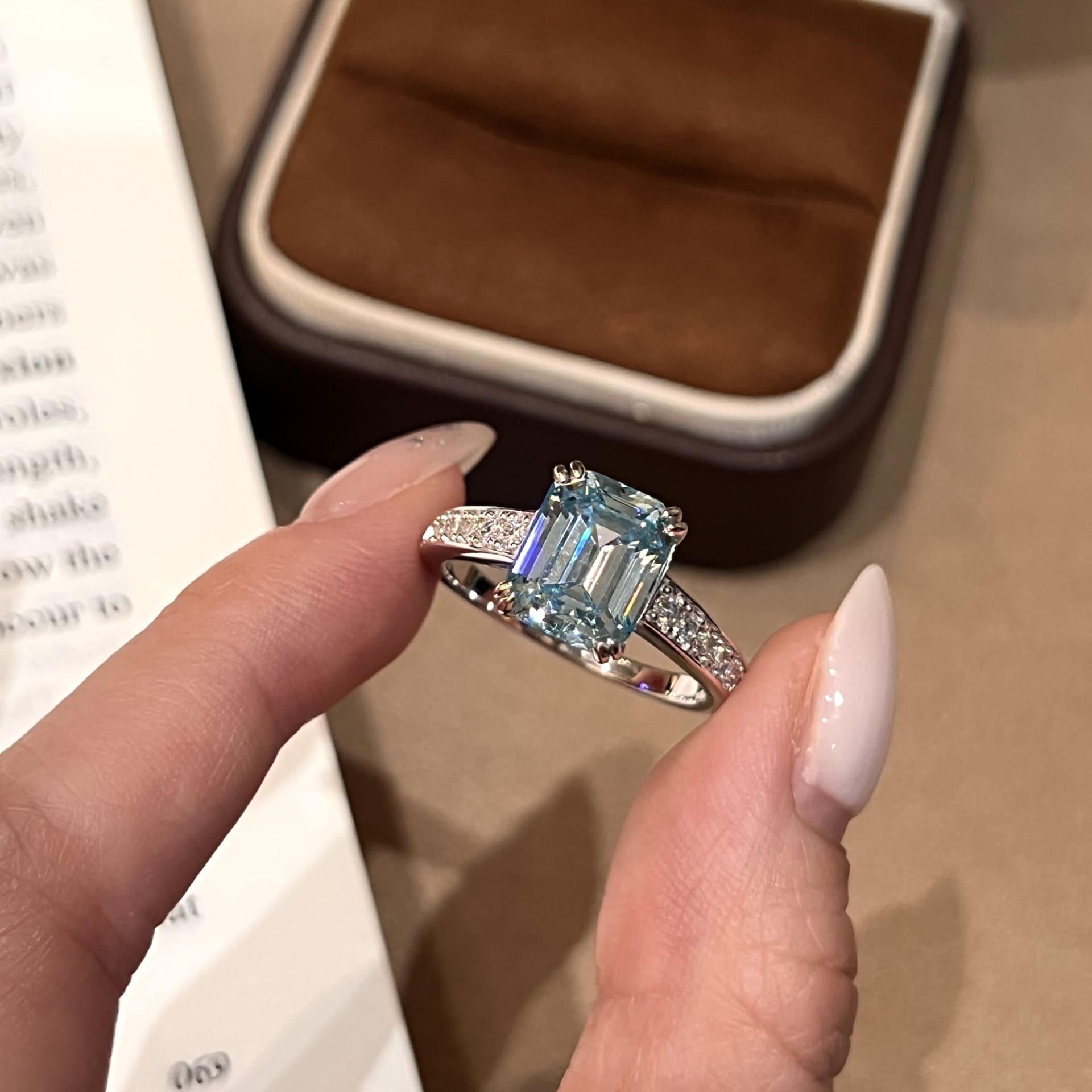 O1CN01QAqCAm2H41gaYw30V_!!2217616039096-0-cib Rose Sugar Ring - Image 1